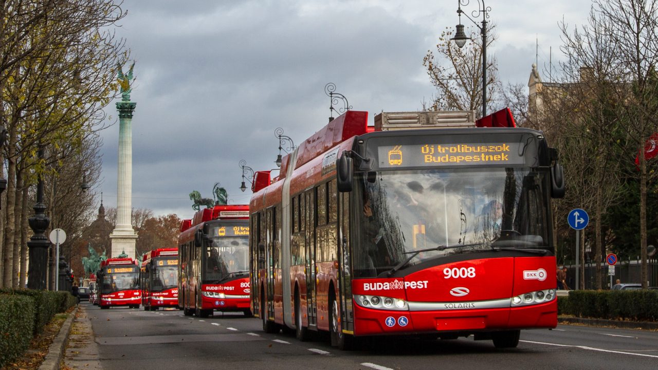 Új trolibuszok járják Budapest utcáit