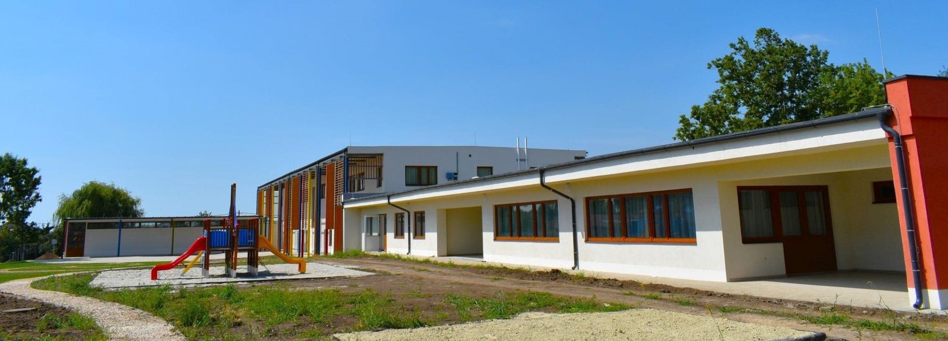 An army of children occupied a former barrack in Polgárdi