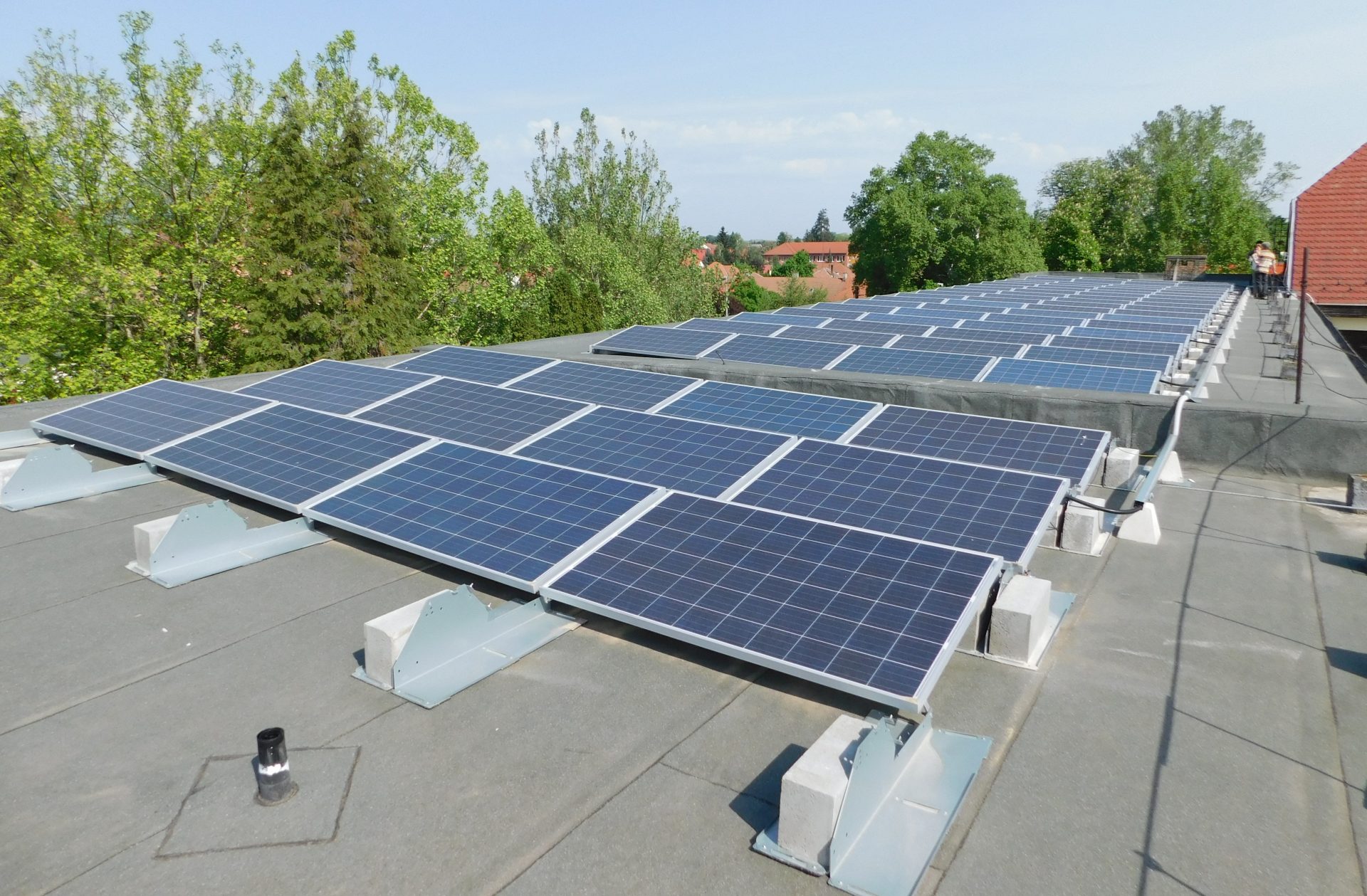 Napelemekkel csökkentik az energiafelhasználást a Kaposvári Szakképzési Centrum intézményei