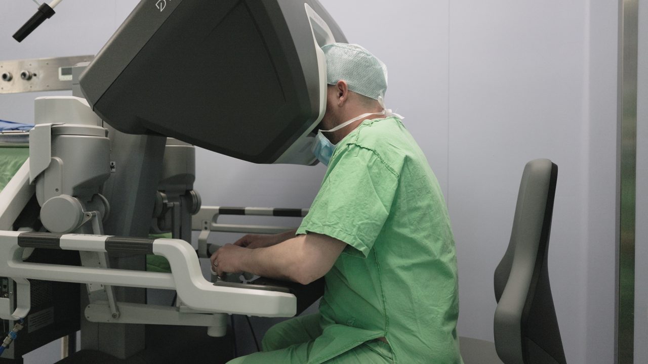 A revolution in healing: surgery with robotic precision