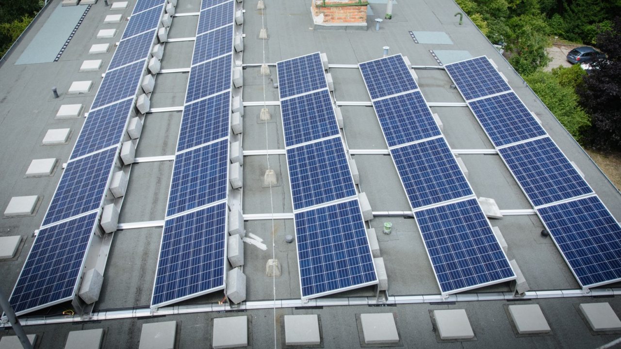Napenergia támogatja a gyógyító munkát a Korányi Intézetben